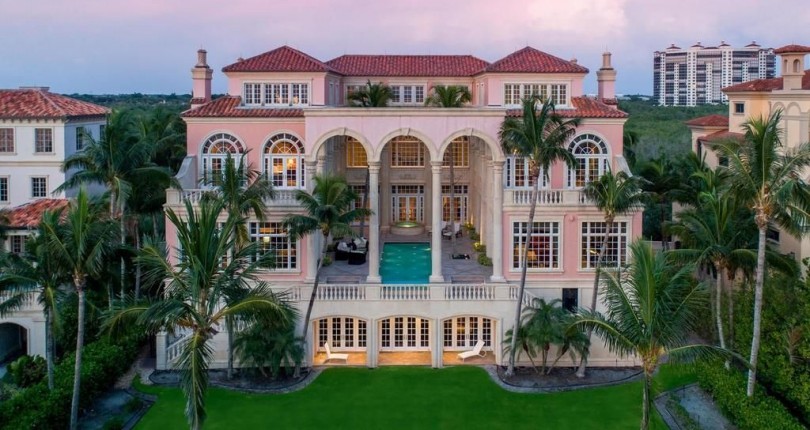 Bay Colony: Luxurious Gated Community in Naples