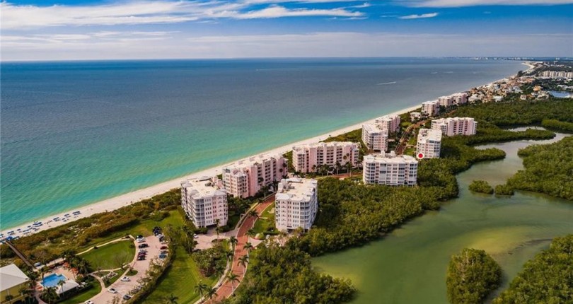 Barefoot Bay: Luxury Living Moments Away from the Gulf of Mexico